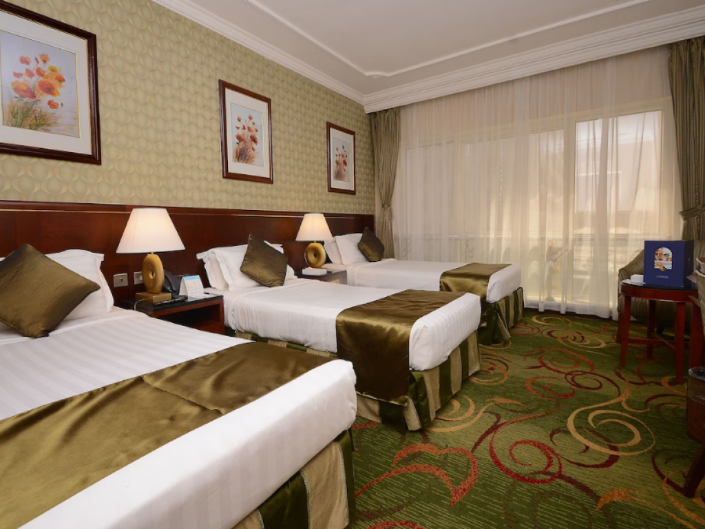 Triple Room Al Rawda Royal Inn