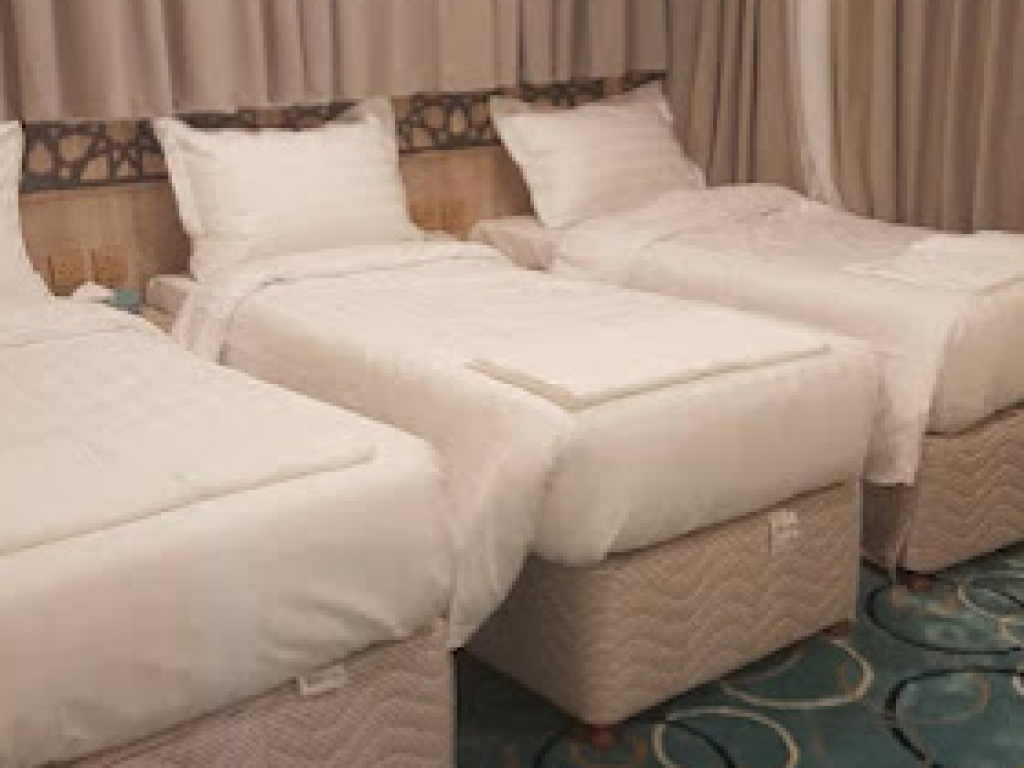 Triple bed