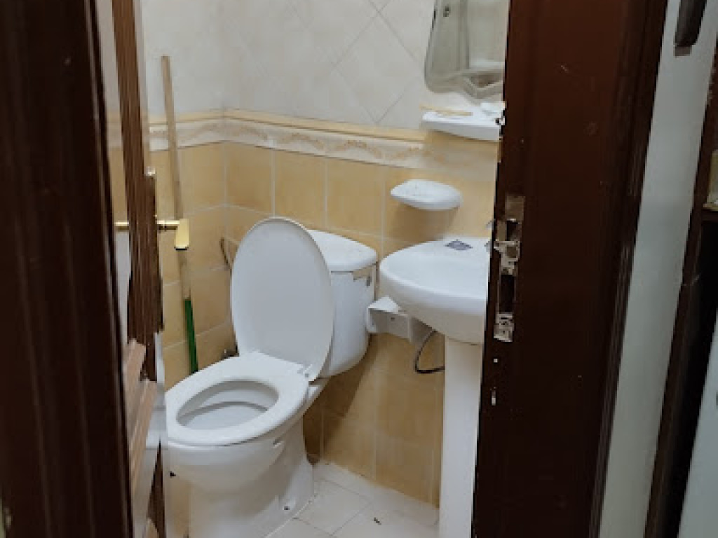 Bathroom Zawar Al Haramain