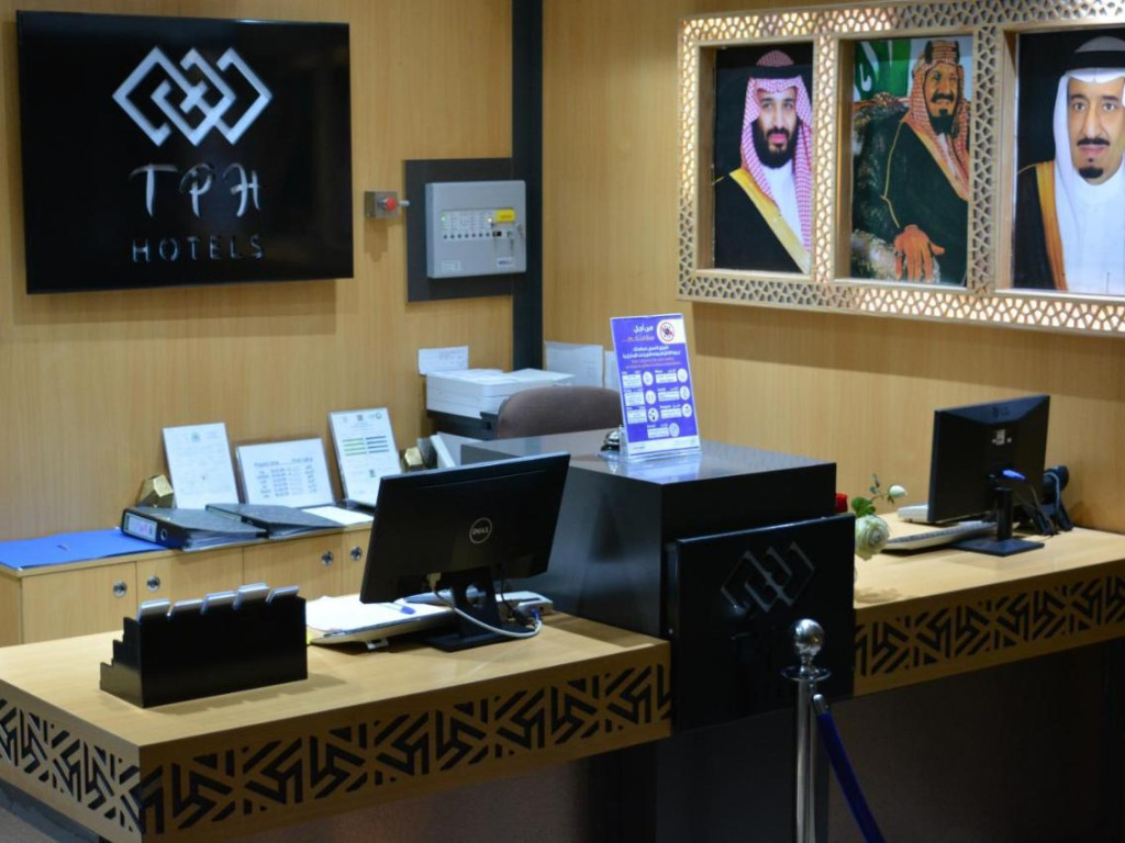 Receptionist