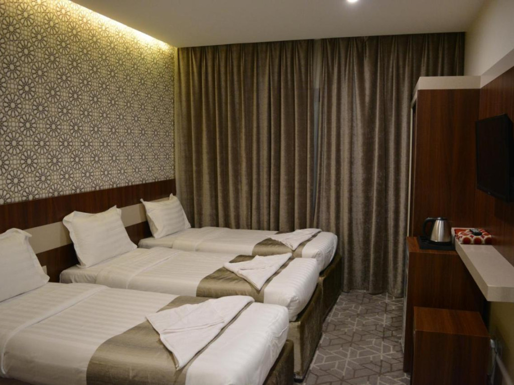Triple room