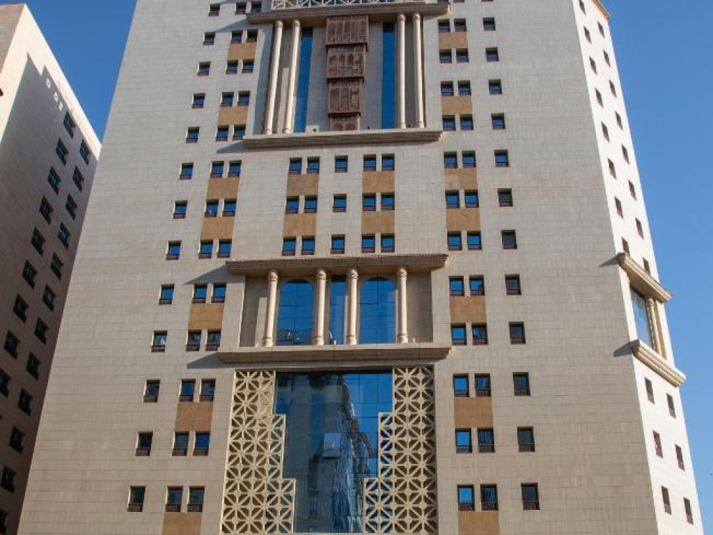Tampak depan