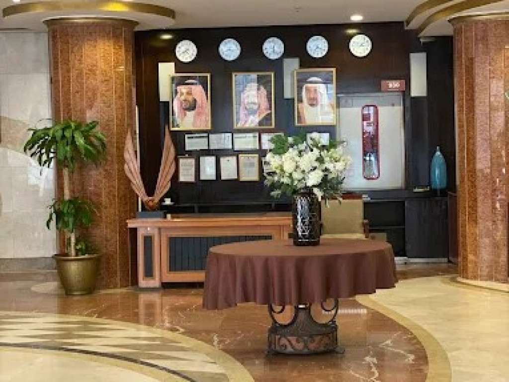 Receptionist