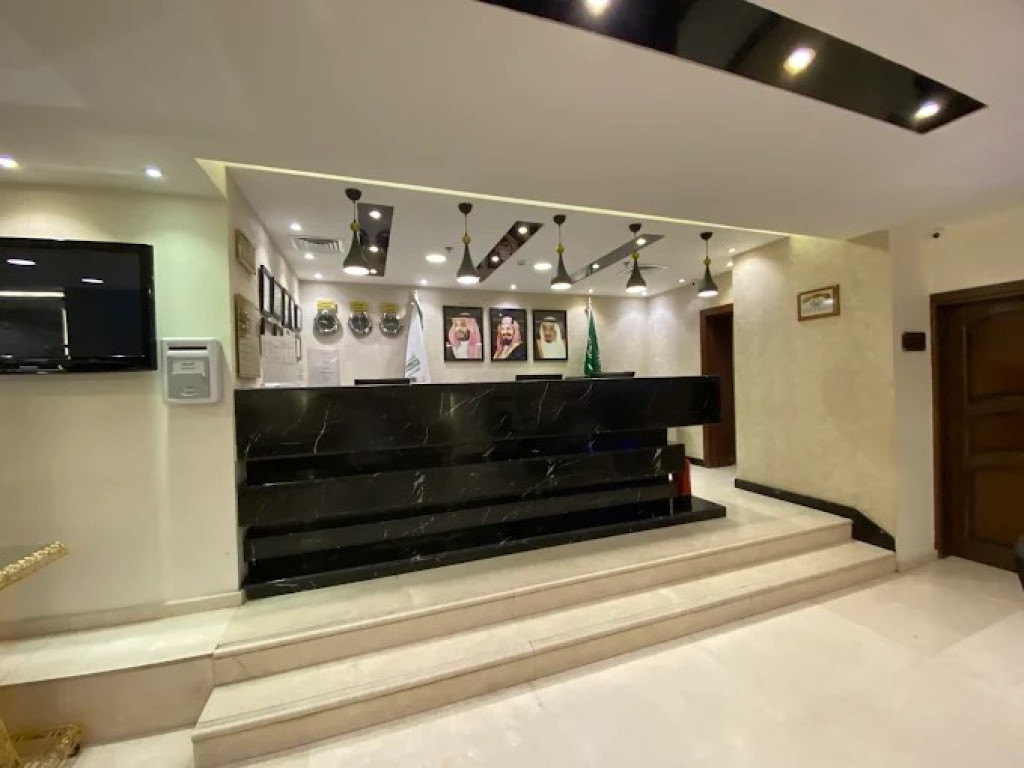 Receptionist