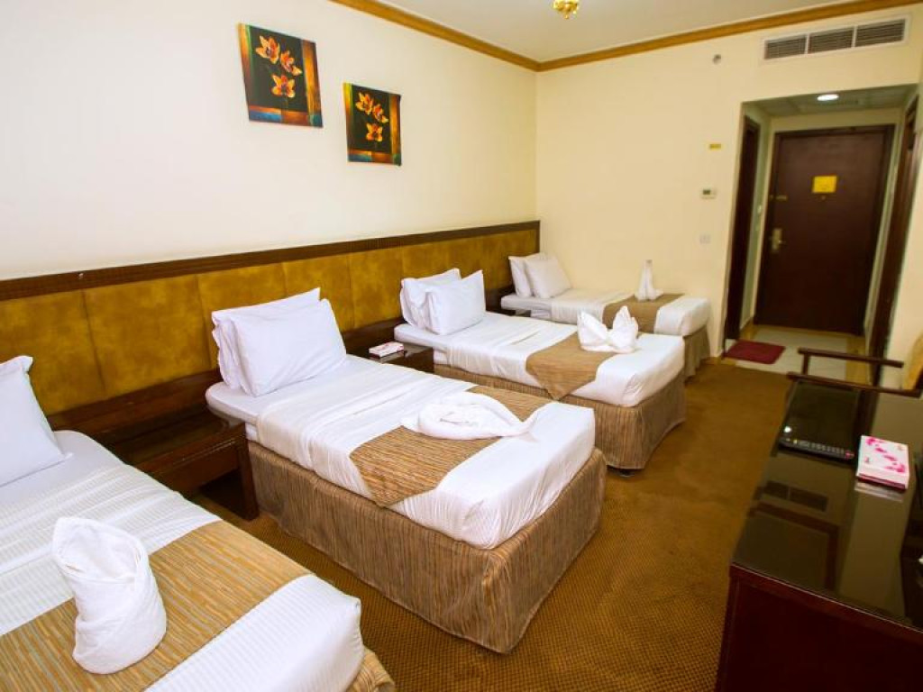 Triple room