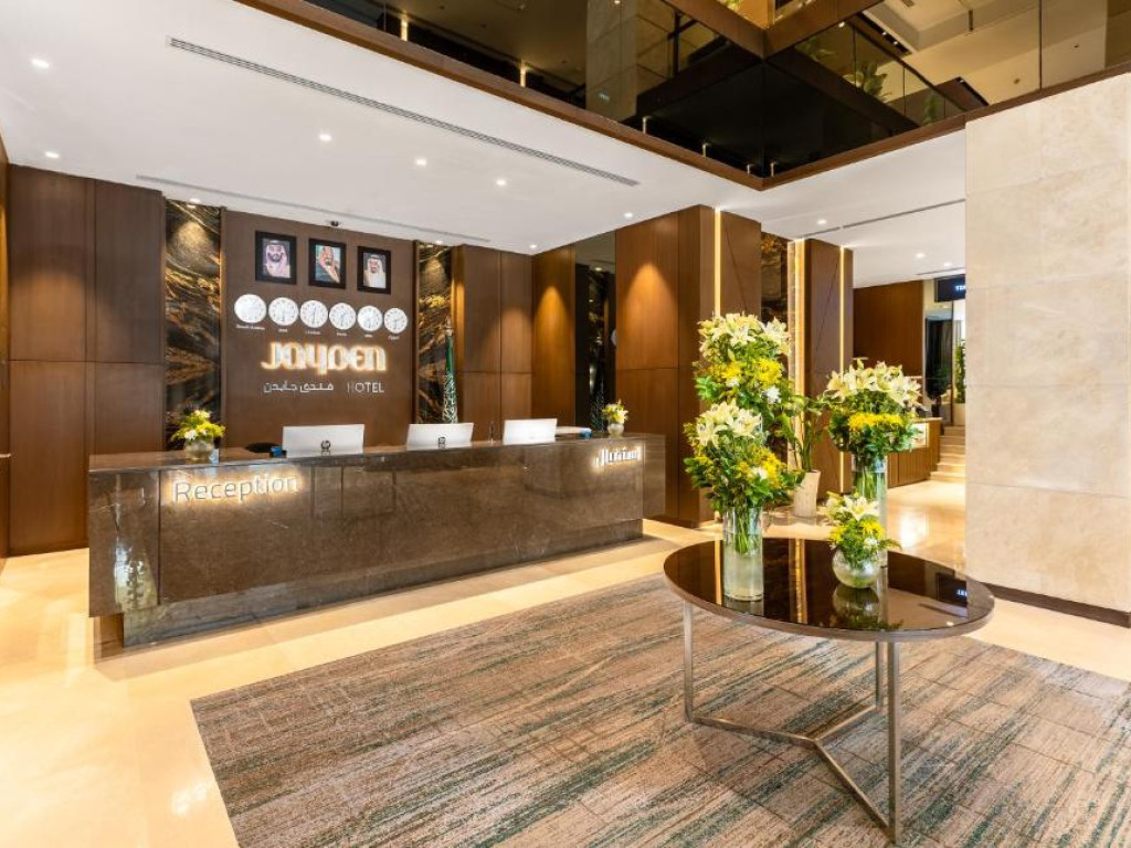 Receptionist