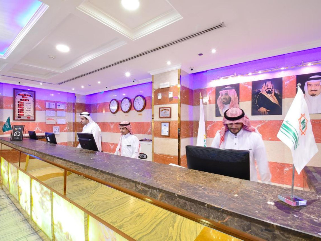 Receptionist