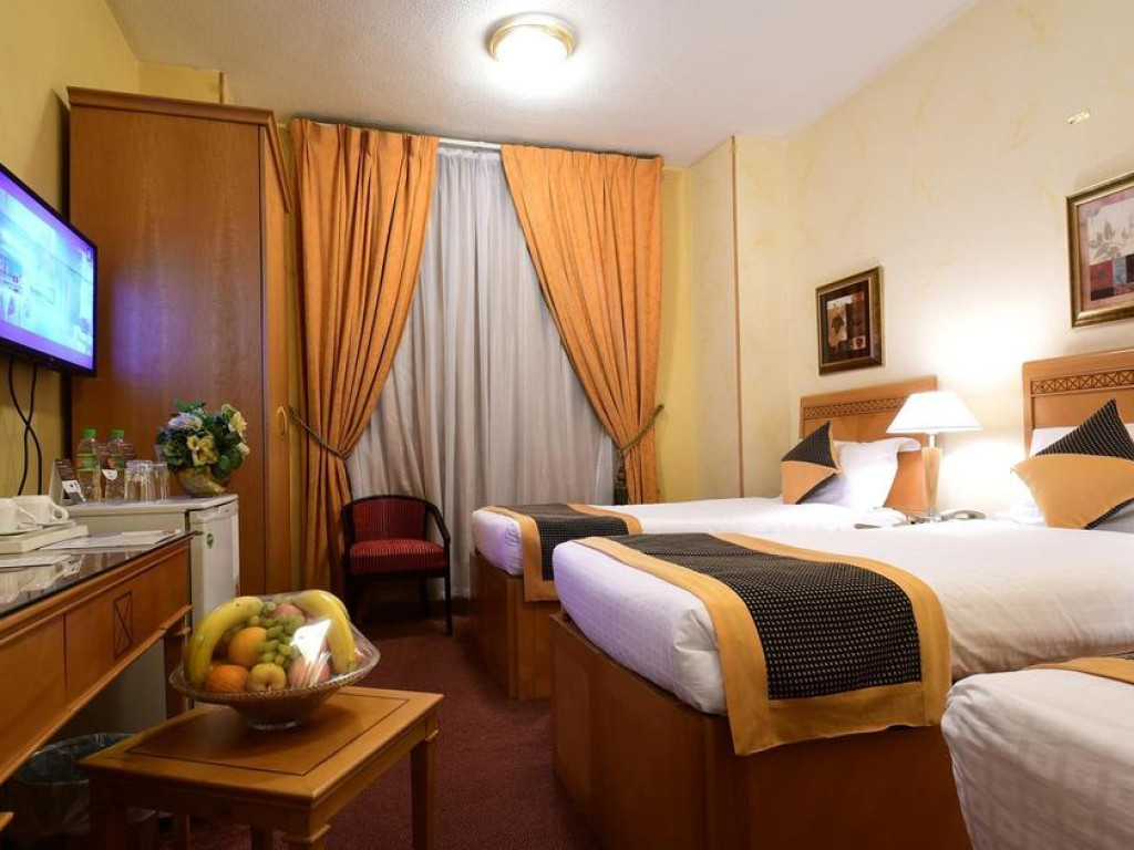 Triple room