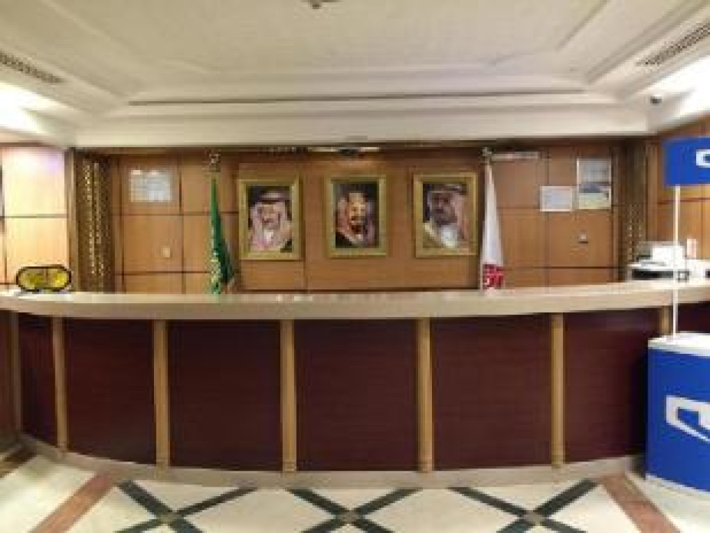 Receptionist