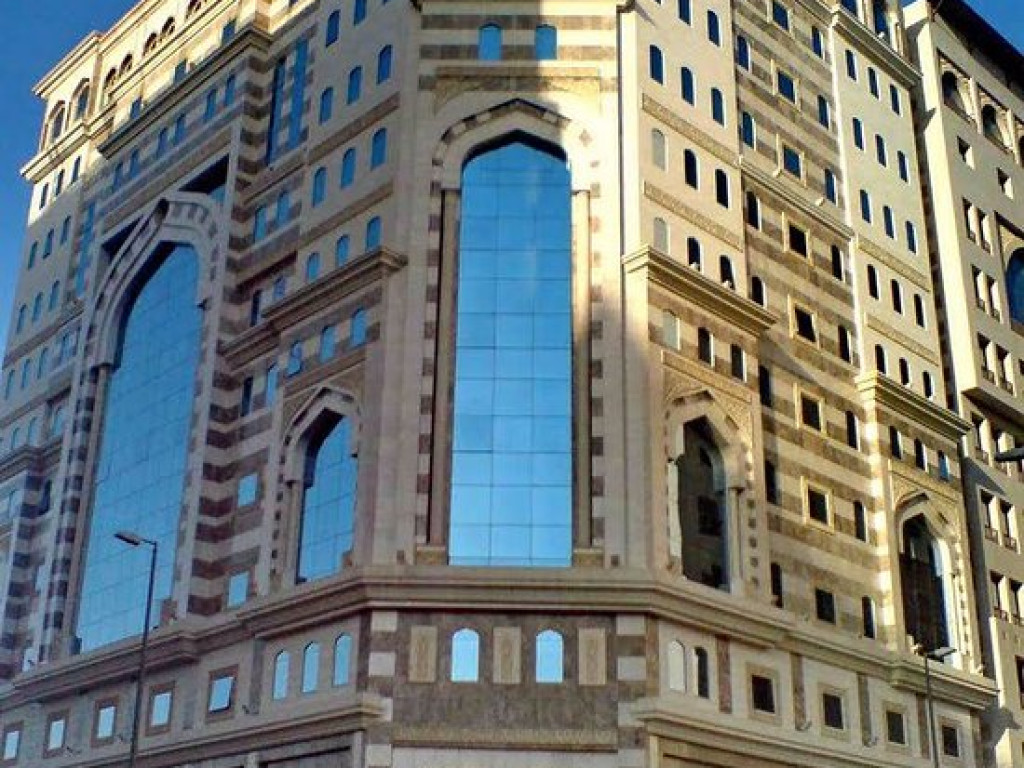 Tampak depan