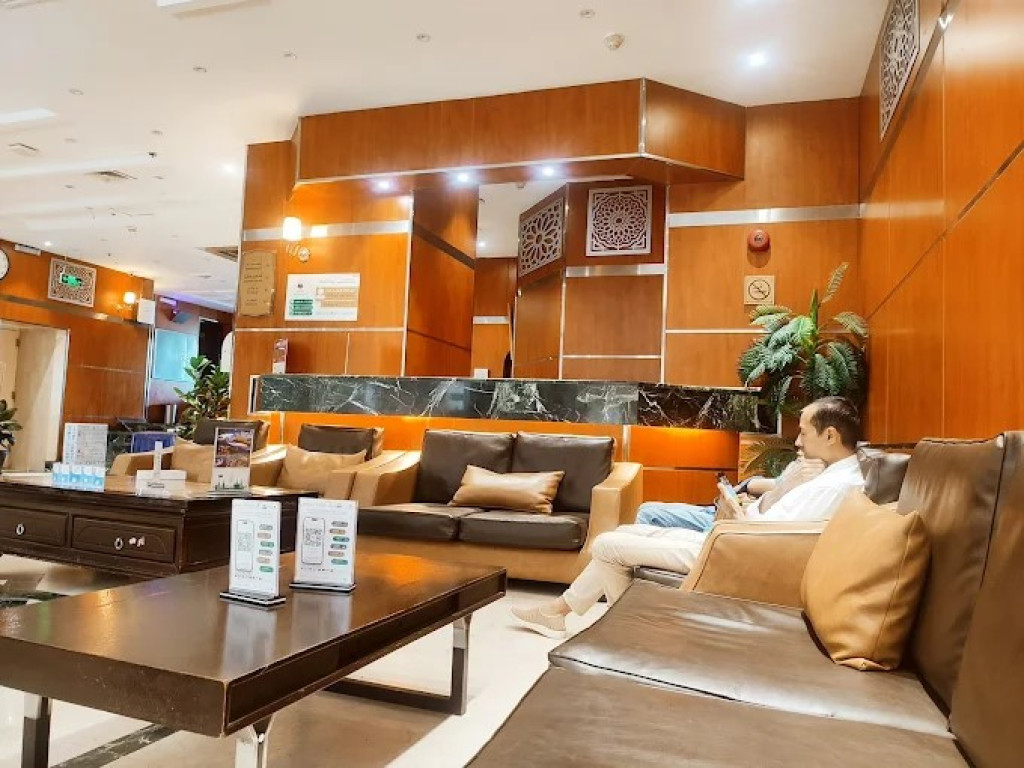 Receptionist