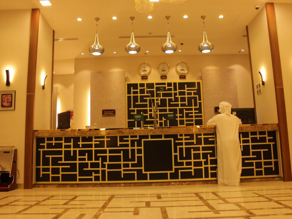 Receptionist