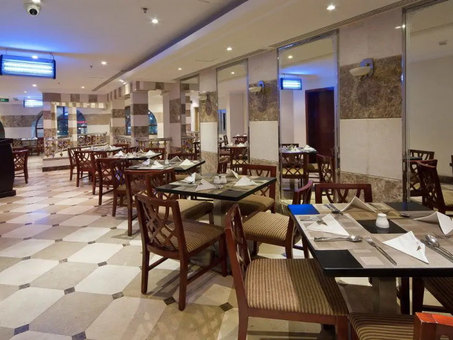 restaurant dar al eiman al manar