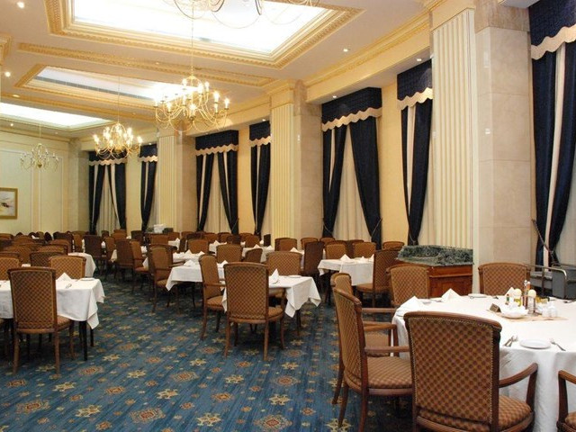 restaurant  dar al hijrah intercontinental